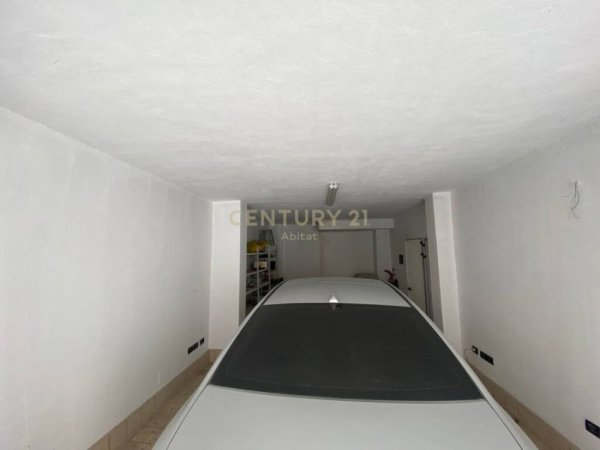 APARTAMENT 3+1+2 + GARAZH NE SHITJE, RRUGA E ELBASANIT