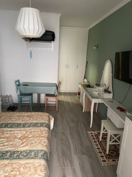 2 APARTAMENTE NE NJE KAT VILE PER SHITJE TEK MARINA BAY RESORT!