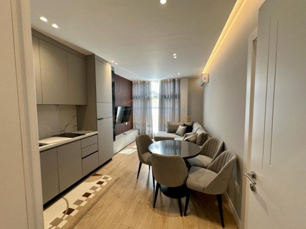 Qera, Luxury Apartament 1+1, në Xhamllik, Tiranë.