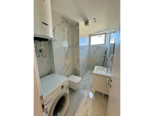 Qera, Luxury Apartament 1+1, në Xhamllik, Tiranë.