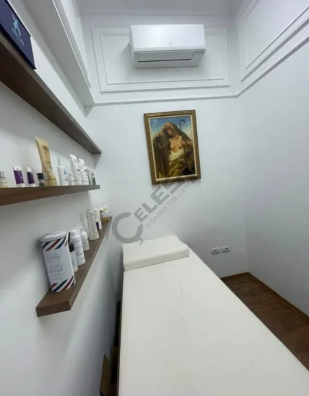 JEPET AMBJENT PER ESTETIKE ME QERA 40M2 400 EURO BLLOK