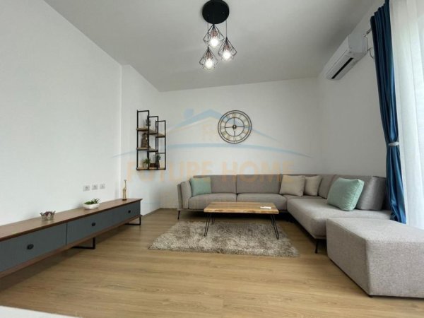 Shitet, Apartament 2+1+2+Post Parkimi, Rruga Dritan Hoxha, Tirane.