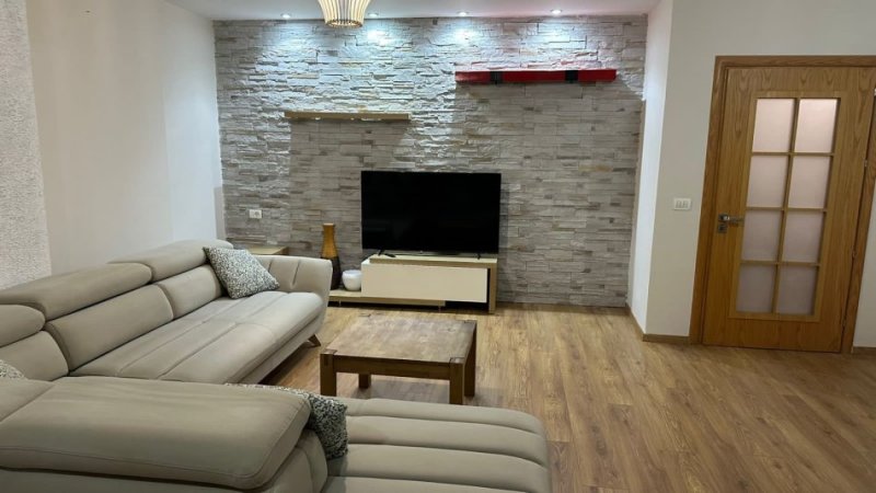 Apartament me Qera 2+1 ( Pallati me shigjeta )