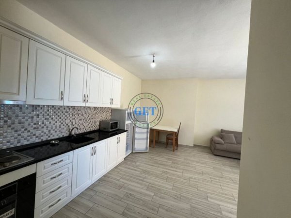 Shitet Apartament 2+1 vija e pare me detin,Plazh,Durres