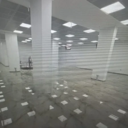 Qera- Magazin open space te fresku(porcelan)