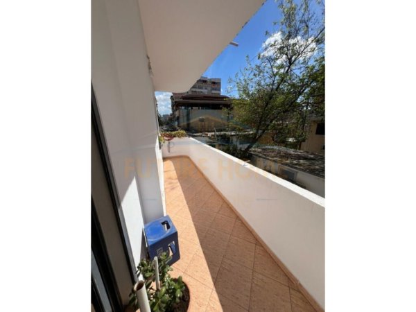 Shitet, Apartament 2+1, Rruga Riza Cerova
158,000 €