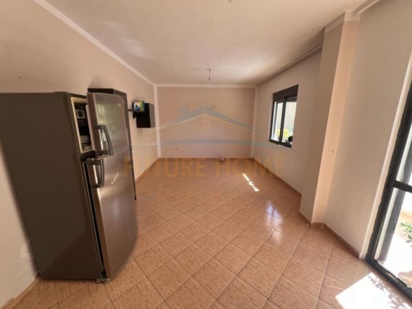 Shitet, Apartament 2+1, Rruga Riza Cerova
158,000 €