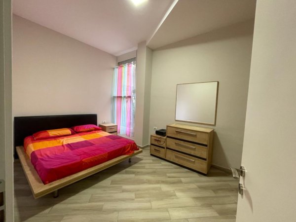 Jepet me qera apartament 1+1 mobiluar