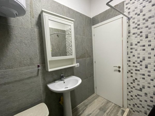 Jepet me qera apartament 1+1 mobiluar