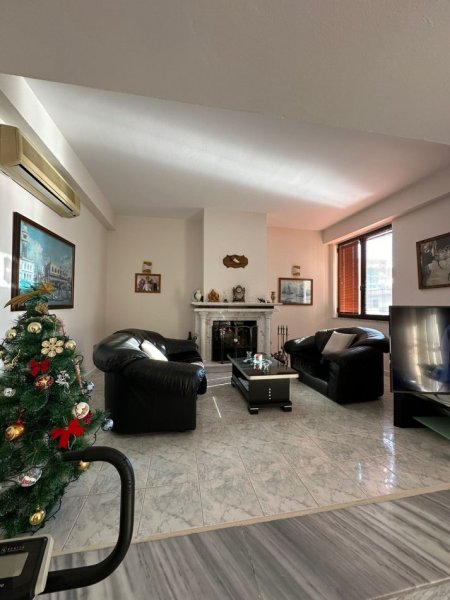 Shitet, Apartament 140m2, Bllok, 420000eu