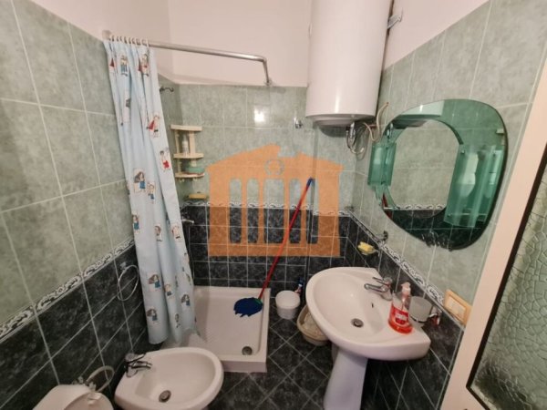 APARTAMENT 1+1 NE QENDER , DURRES PER SHITJE !