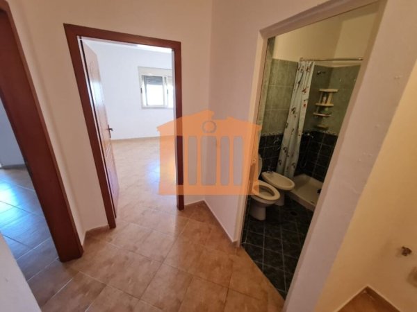 APARTAMENT 1+1 NE QENDER , DURRES PER SHITJE !