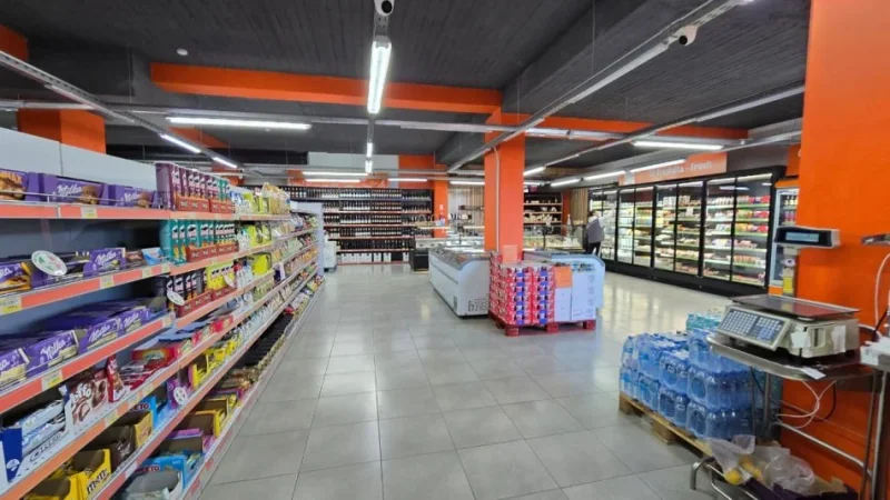 Ambient komercial 500 m2, 1990€/m2 per shitje, qira, Kodra e Diellit