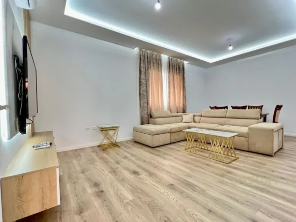 QIRA, APARTAMENT MODERN 2+1 me OBORR & POST PARKIMI‼️ ,700euro