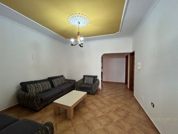 JEPET ME QERA APARTAMENT 2+1+2 + POST PARKIMI TEK QYTETI STUDENTI., 450euro