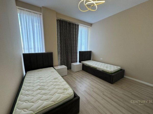 Apartament 2+1+Post Parkimi per qira tek Pazari i Ri !,750euro