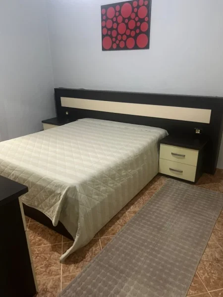 Jepet Shtepi  me qera,    ne Vile 1+1   ID   11913