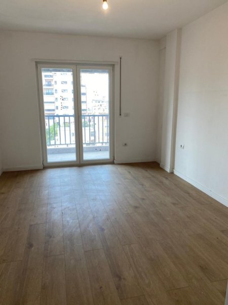 Jepet apartament 1+1 me qira tek Pazari i Ri