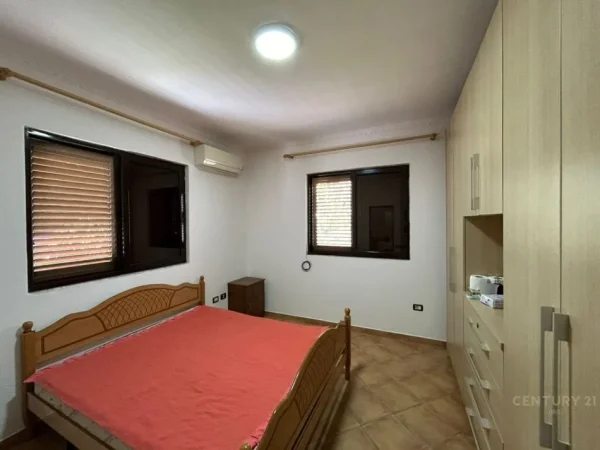 JEPET ME QERA APARTAMENT 2+1+2 + POST PARKIMI TEK QYTETI STUDENTI.
