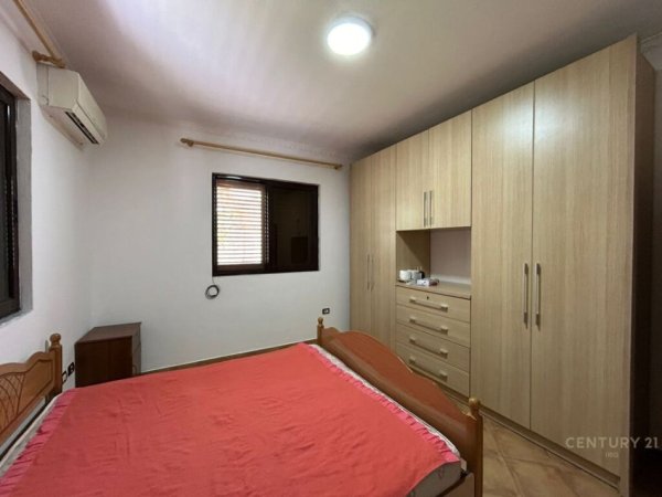 JEPET ME QERA APARTAMENT 2+1+2 + POST PARKIMI TEK QYTETI STUDENTI.