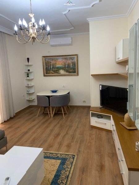 Apartament 2+1 Me Qera Tek Pazari I Ri ( ID B220696) Tirane