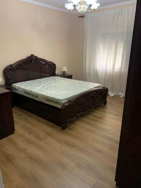 Apartament 2+1 Me Qera Tek Pazari I Ri ( ID B220696) Tirane