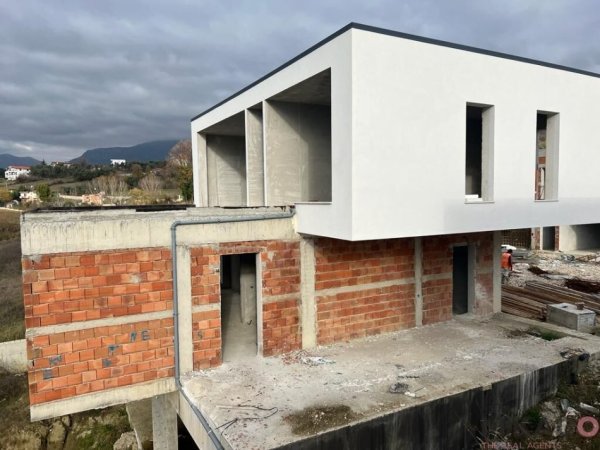 Shitet Vile tek Lakeside Residence, Farke!