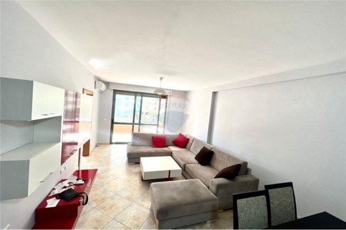 Apartament Me Qira 3+1 Komuna e Parisit