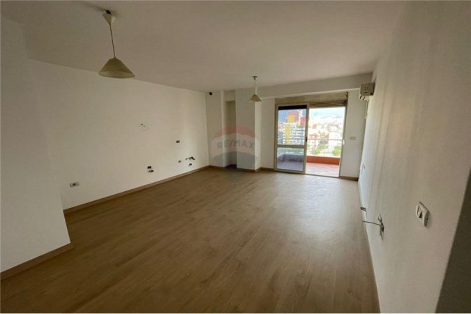 Apartament - Në Shitje - Bulevardi Zogu I