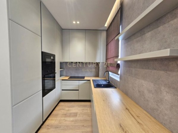 KOPSHTI BOTANIK, JAPIM ME QIRA APARTAMENT 3+1 LUKSOZ