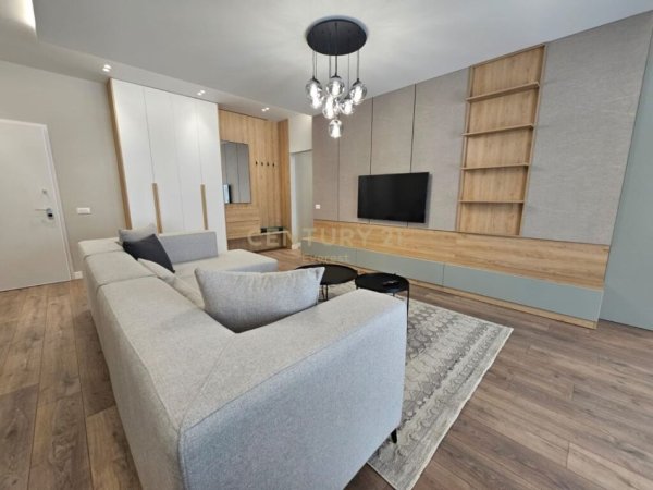 KOPSHTI BOTANIK, JAPIM ME QIRA APARTAMENT 3+1 LUKSOZ