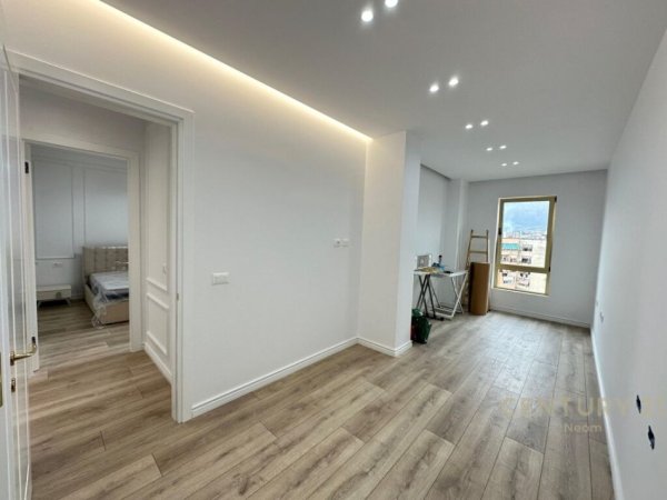 JEPET ME QIRA APARTAMENT TEK GOLDEN PARK REZIDENCE!