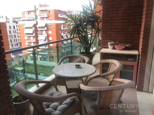 JEPET ME QIRA APARTAMENT 2+1+POST PARKIMI TEK KOMPLESI SIMA