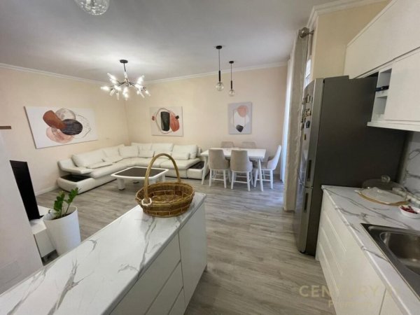 JEPET ME QIRA APARTAMENT 2+1+POST PARKIMI TEK KOMPLESI SIMA