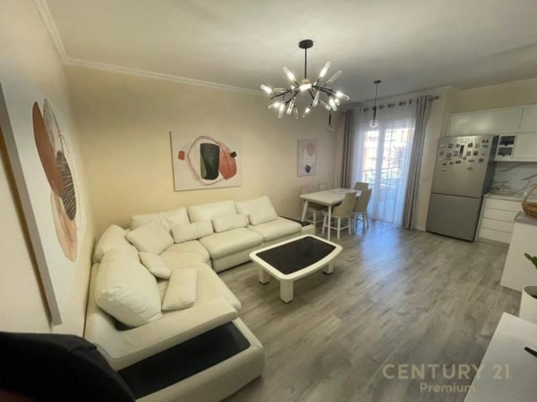 JEPET ME QIRA APARTAMENT 2+1+POST PARKIMI TEK KOMPLESI SIMA