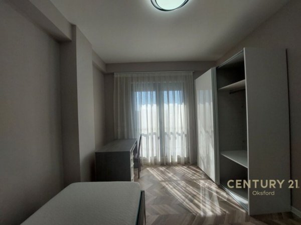 JAPIM ME QIRA APARTAMENT 3+1+POST PARKIMI NE QENDER