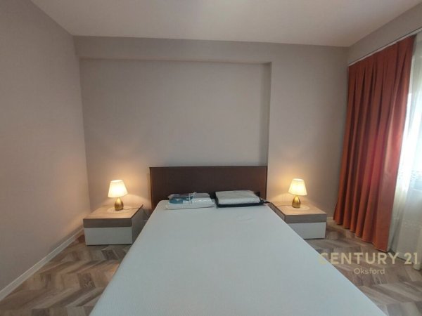 JAPIM ME QIRA APARTAMENT 3+1+POST PARKIMI NE QENDER