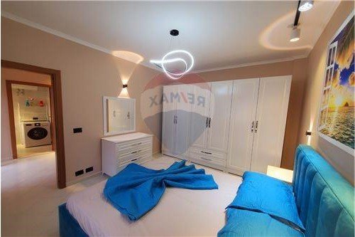 SHITET APARTAMENT 1+1 me Ballkon ne Durres, Lagjia 13