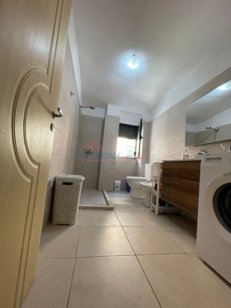 Apartamenti 2+1 ne Shitje Bllok Tirane(Saimir)