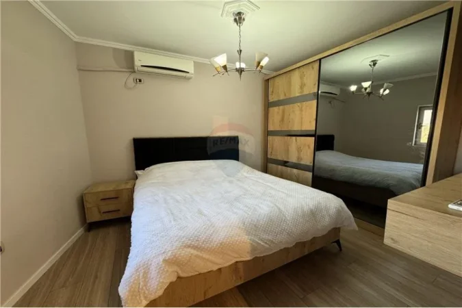 Shitet apartment 2+1 tek Myslym Shyri, prane karburant Kastrati!