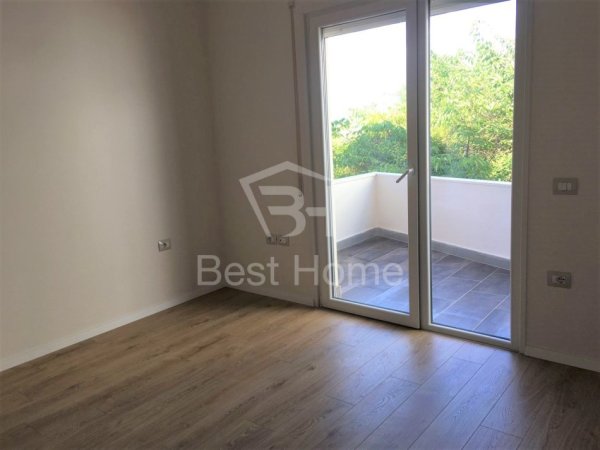 Apartament 2+1 Me Qera, Kopshti Botanik, Tirane.