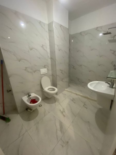 Japim me qira apartament 1+1+bllk per banim ose zyre ne Yzberisht