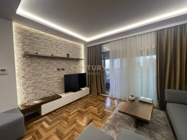 SHITET APARTAMENT 2+1+2 GARAZHD TEK GJYKATA DURRES!