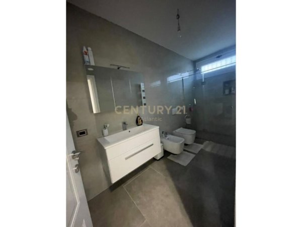 SHITET APARTAMENT 2+1+2 GARAZHD TEK GJYKATA DURRES!