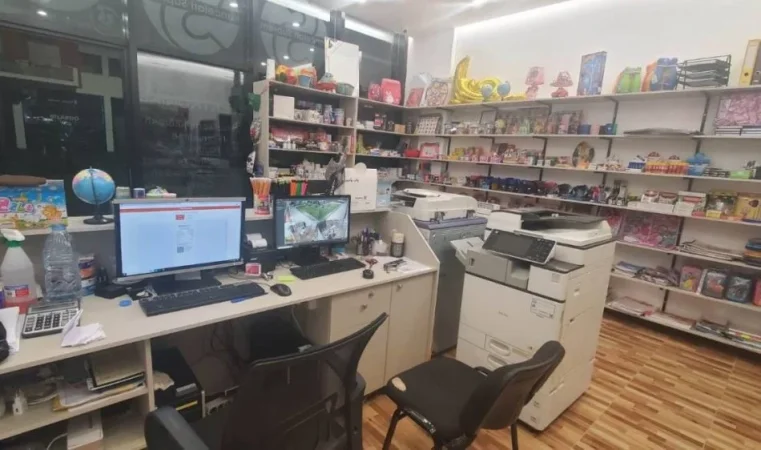 Shitet dyqan te rruga e Kavajes, kompleksi Golden Park