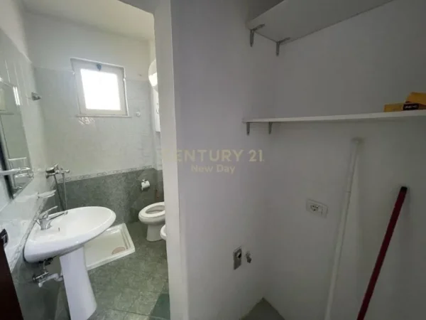 Apartament 2+1 për Qira në Qendrën e Durrësit - 300€ | 60m²