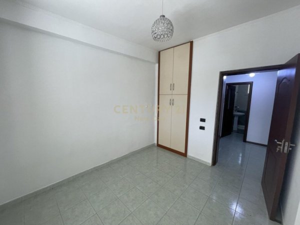 Apartament 2+1 për Qira në Qendrën e Durrësit - 300€ | 60m²