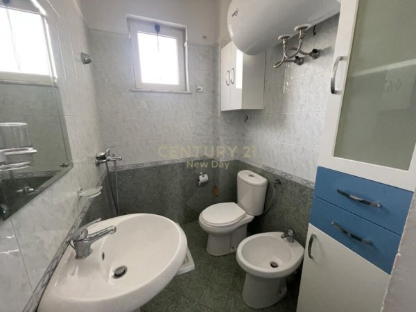 Apartament 2+1 për Qira në Qendrën e Durrësit - 300€ | 60m²