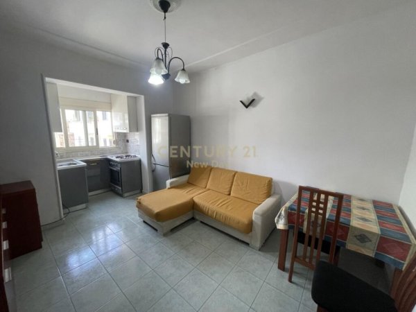 Apartament 2+1 për Qira në Qendrën e Durrësit - 300€ | 60m²