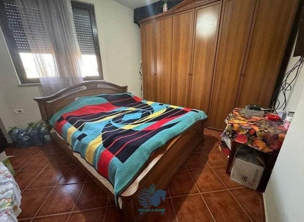 Shitet Apartament 2+1 Tek Ish Fusha e Aviacionit [ID P218]